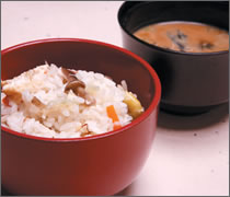 炊き込みご飯とお味噌汁 〜豆乳仕立て〜