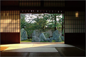 『重森三玲庭園美術館』へ美しき”永遠のモダン”を訪ねて